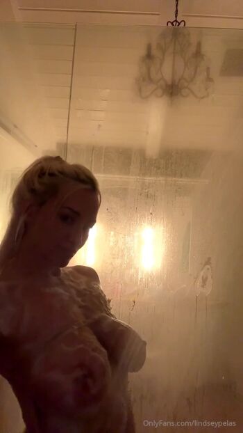 Full leaked Lindsey pelas  page private onlyfans photo