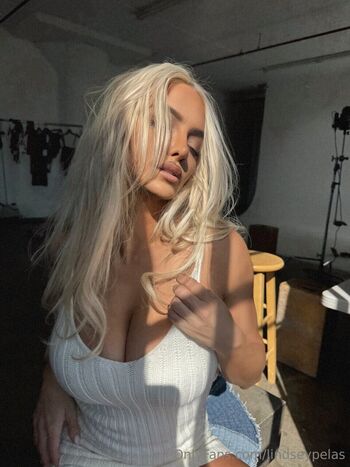 Full leaked Lindsey pelas  page private onlyfans photo