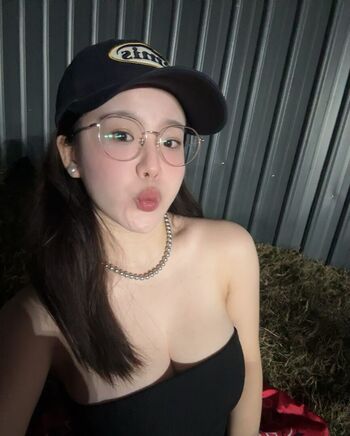 Full leaked Ling  ee page private onlyfans photo