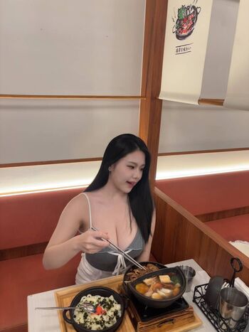 Full leaked Ling  ee page private onlyfans photo