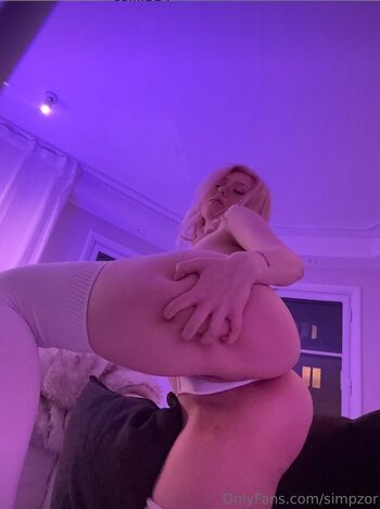 Full leaked Linzor  page private onlyfans photo