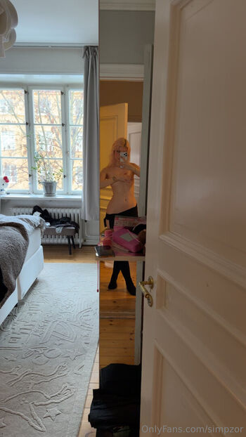 Full leaked Linzor  page private onlyfans photo