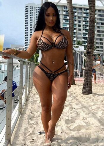 Full leaked Liragalore private onlyfans photo