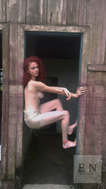 Full leaked Liriovalenteart private onlyfans photo