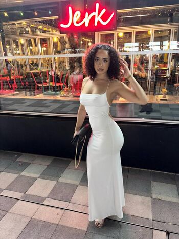 Full leaked Lisaalahhdb private onlyfans photo