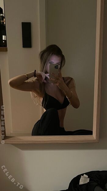 Full leaked Liss thl page private onlyfans photo