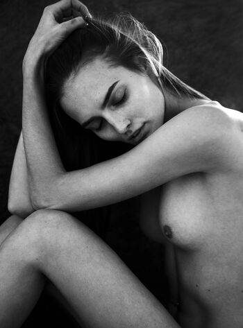 Full leaked Lithuanian girls private onlyfans photo