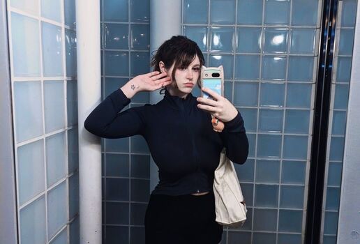 Full leaked Little grey robin private onlyfans photo
