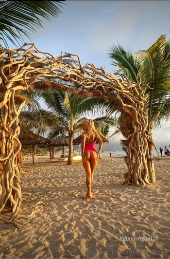 Full leaked Littlemissloon page private onlyfans photo