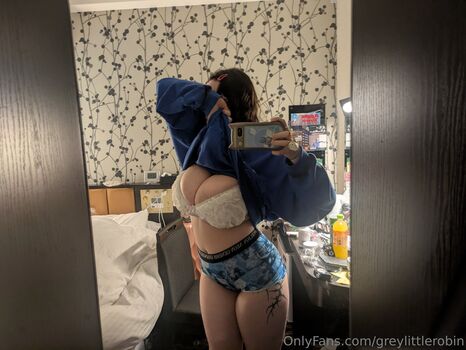 Full leaked Littlerobin private onlyfans photo