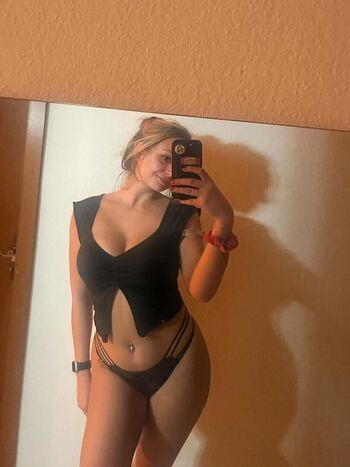 Full leaked Livieschaefer private onlyfans photo