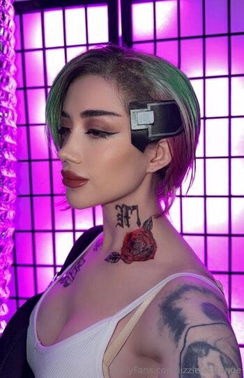 Full leaked Lizzie le strange private onlyfans photo