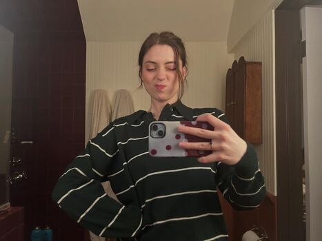 Full leaked Lizzy mcalpine private onlyfans photo