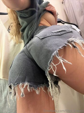 Full leaked Lizzy vixxen private onlyfans photo