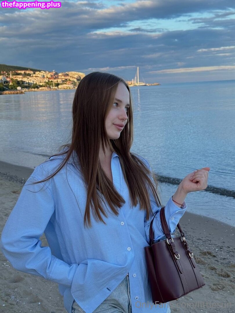 llttlesun Fotografie OnlyFans Dezbrăcată #24