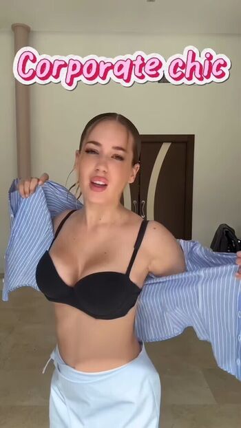 Full leaked Llunaclark private onlyfans photo