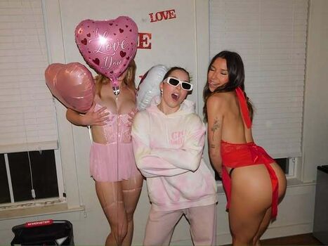 Full leaked Logan sutera page private onlyfans photo