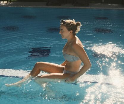 Full leaked Lois toulson private onlyfans photo