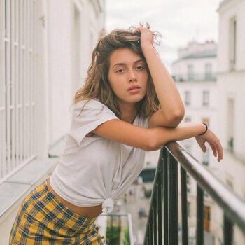 Full leaked Lola bouchareb private onlyfans photo