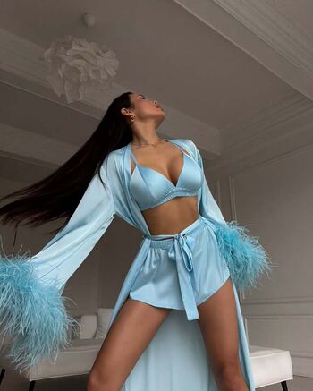 Full leaked Lola kimchi private onlyfans photo