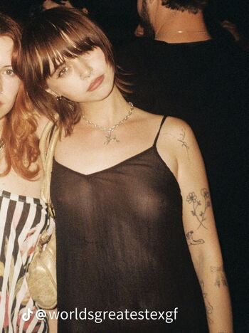 Full leaked Lolabllue page private onlyfans photo