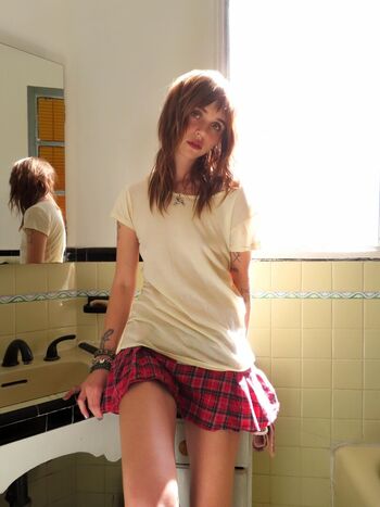 Full leaked Lolabllue private onlyfans photo