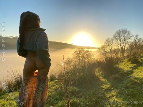 Full leaked Lolahippy private onlyfans photo