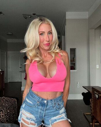 Full leaked Loreleifind private onlyfans photo