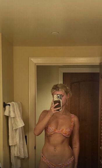 Full leaked Loren gray page private onlyfans photo