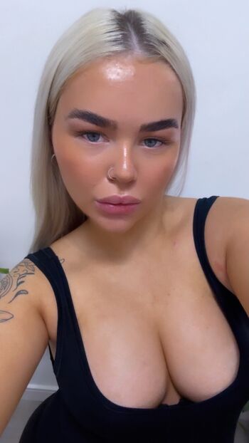 Full leaked Lotus petrie page private onlyfans photo