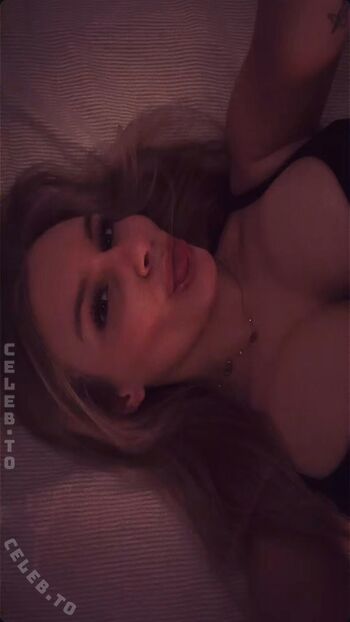 Full leaked Loulou fbl page private onlyfans photo