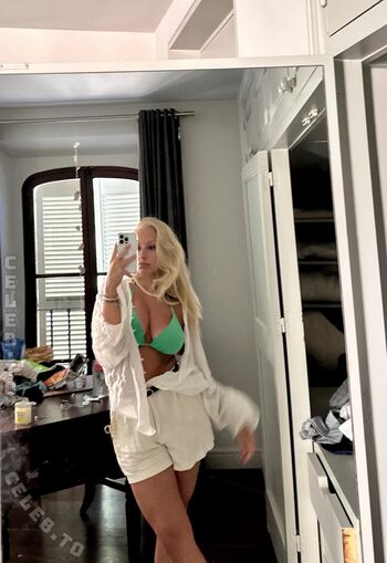 Full leaked Loulou fbl page private onlyfans photo