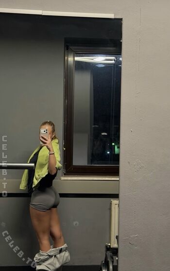 Full leaked Loulou fbl page private onlyfans photo