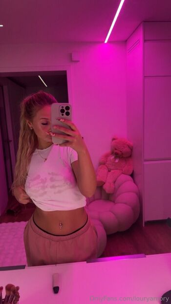 Full leaked Louryamory private onlyfans photo