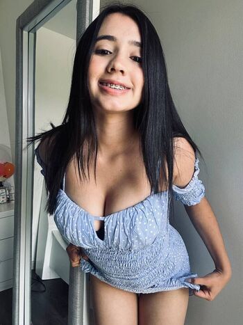 Full leaked Lovely zoe private onlyfans photo