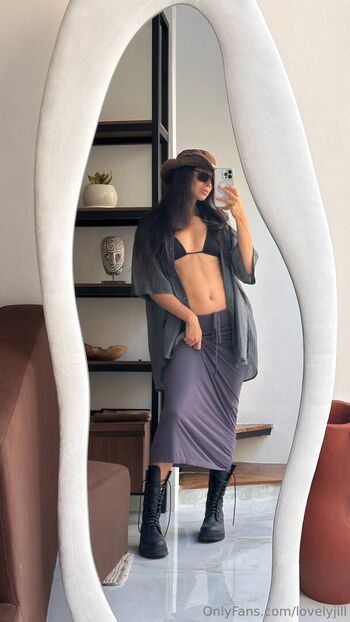 Full leaked Lovelyjill private onlyfans photo
