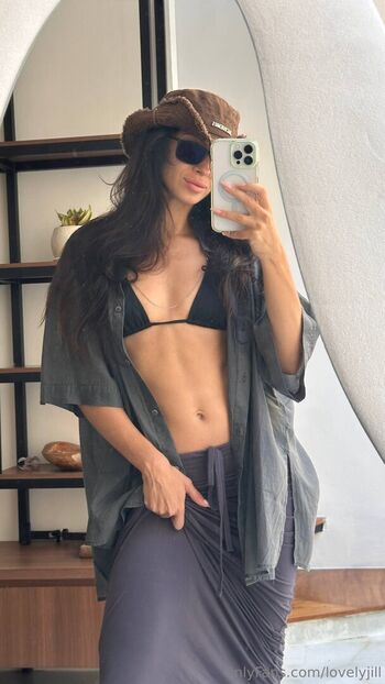 Full leaked Lovelyjill private onlyfans photo