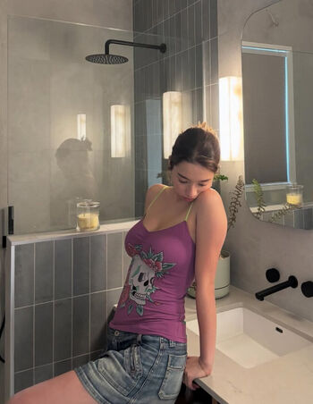 Full leaked Lucygsy private onlyfans photo