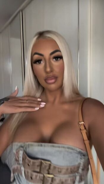 Full leaked Lucyrebeccaofficial private onlyfans photo