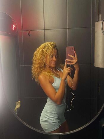 Full leaked Luiza goes private onlyfans photo