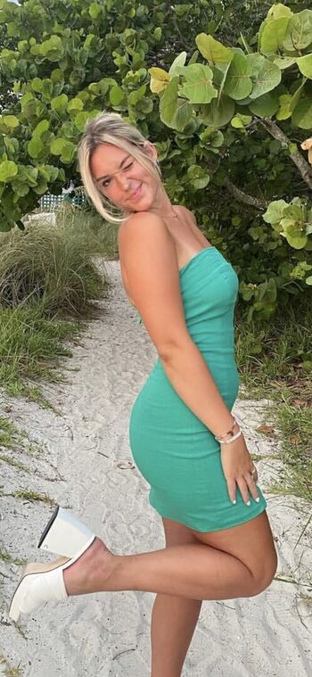 Full leaked Lunchbaglujan private onlyfans photo