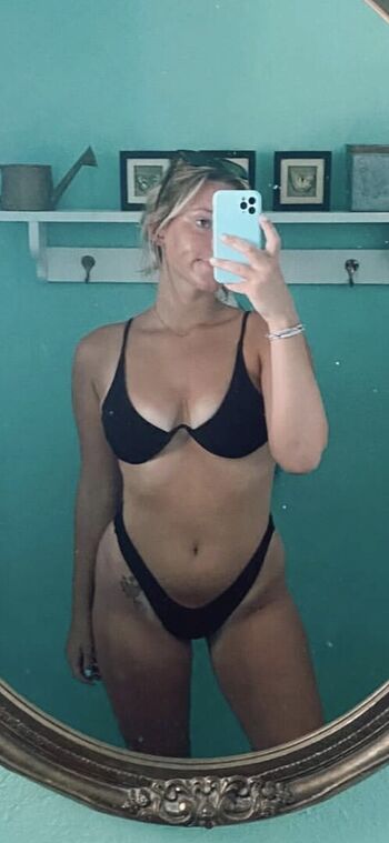 Full leaked Lunchbaglujan private onlyfans photo