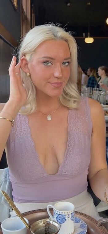 Full leaked Lunchbaglujan private onlyfans photo