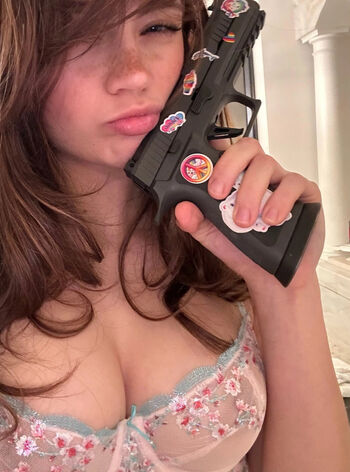 Full leaked Lunchbaglujan  page private onlyfans photo