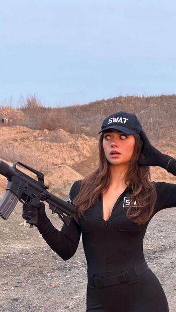 Full leaked Lunchbaglujan  page private onlyfans photo