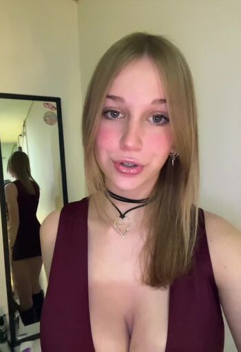 Full leaked Luu dailoff private onlyfans photo
