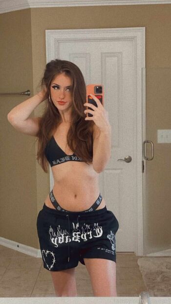 Full leaked Luweazl private onlyfans photo