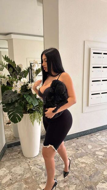 Full leaked Luxy capi private onlyfans photo