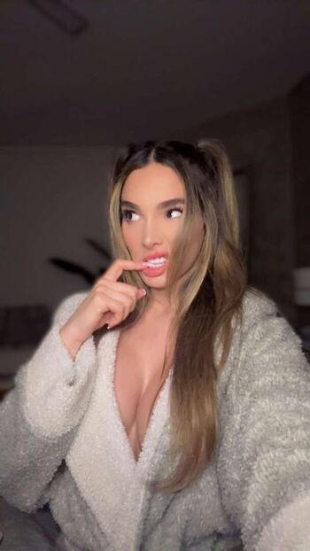 Full leaked Lynaritaa private onlyfans photo