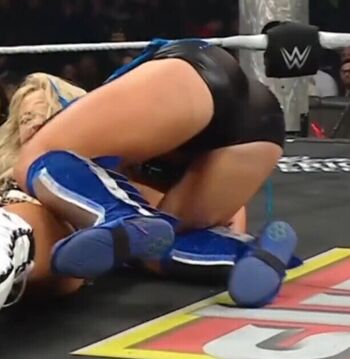 Full leaked Lyra valkyria page private onlyfans photo